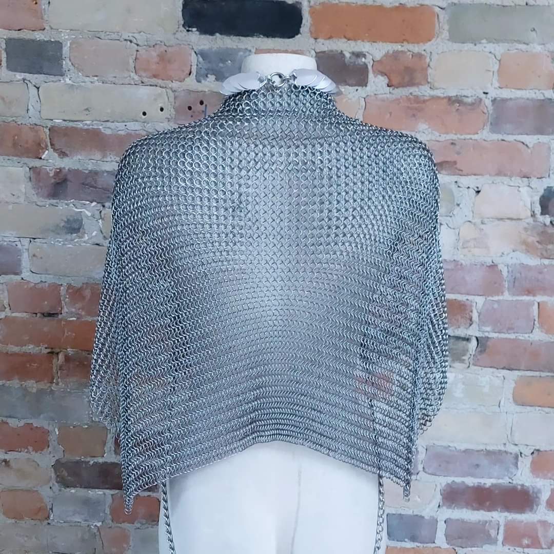 Chainmail & Scalemail Flaired Caplet