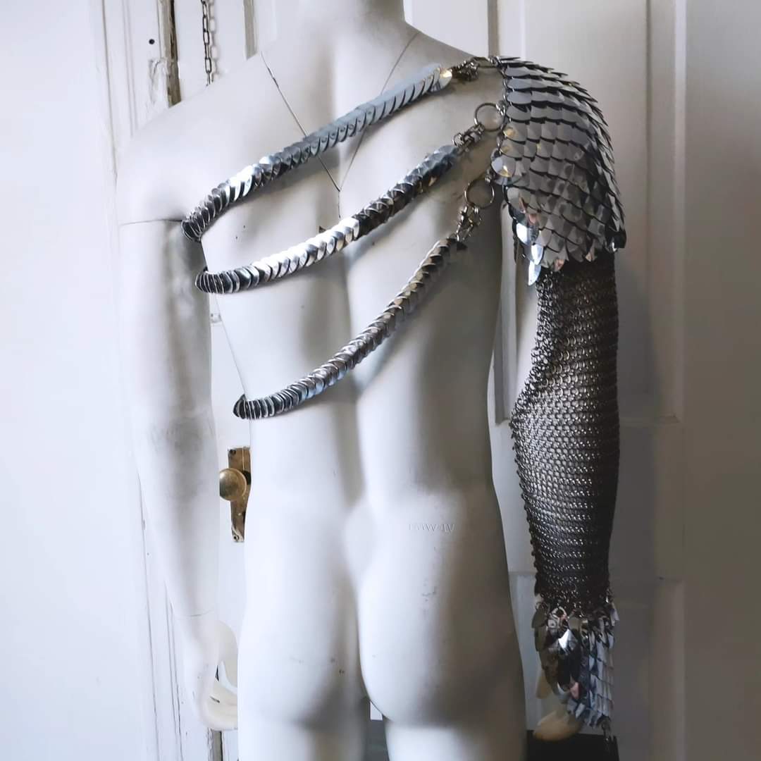 Sephiroth One Armed Armor