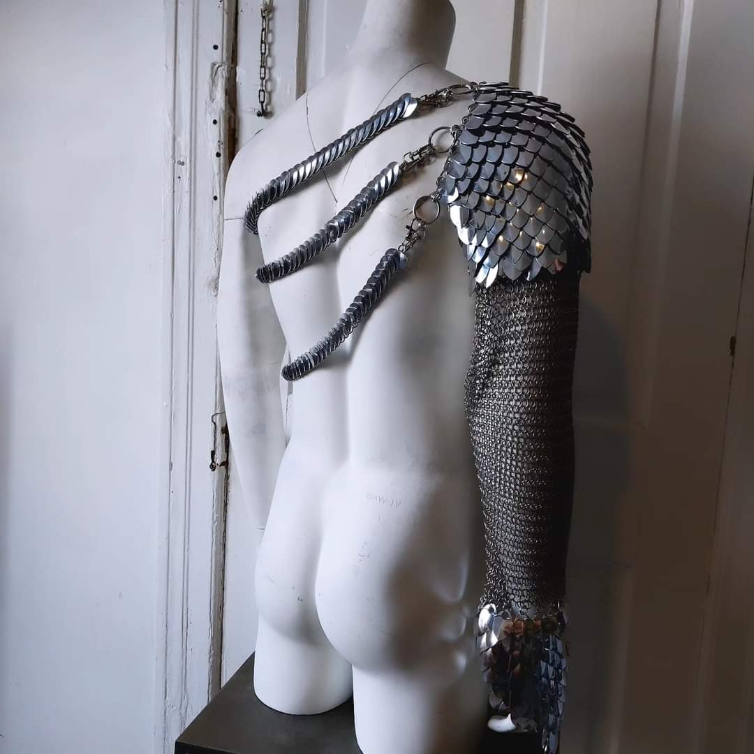 Sephiroth One Armed Armor
