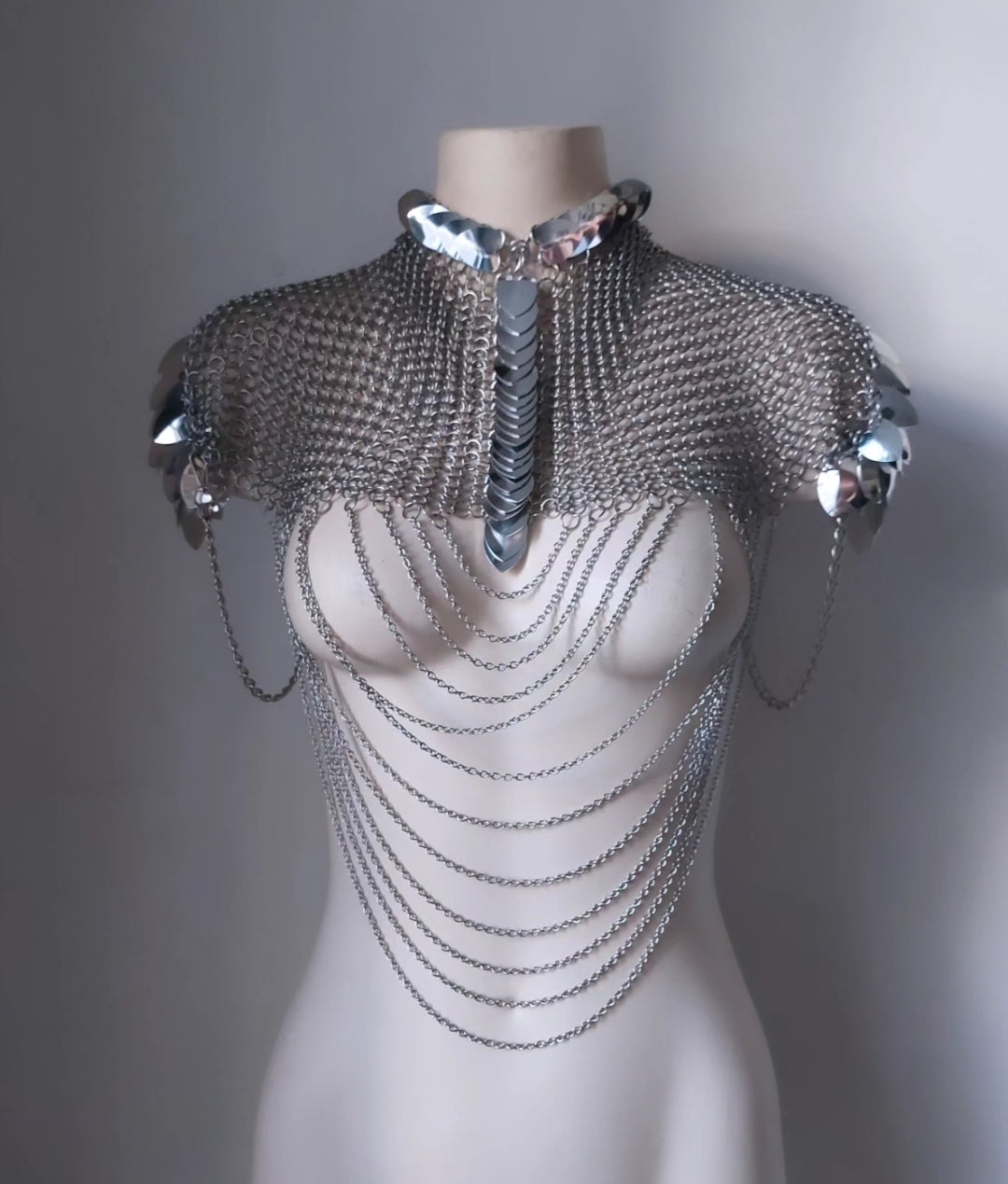 Suspiria Chainmail Caplet