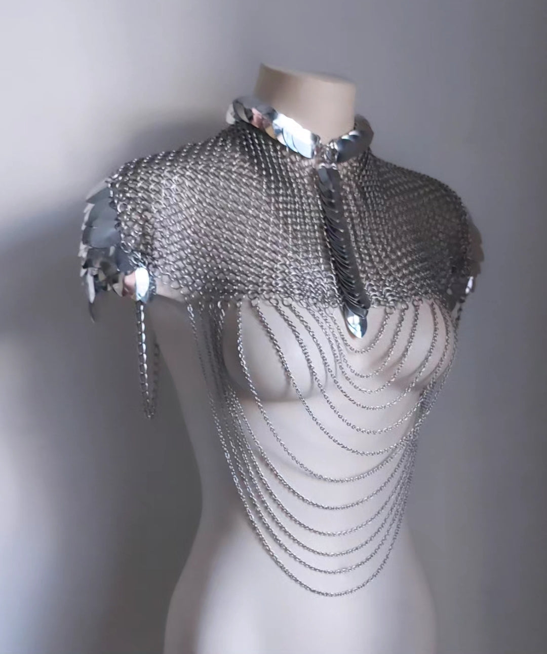 Suspiria Chainmail Caplet