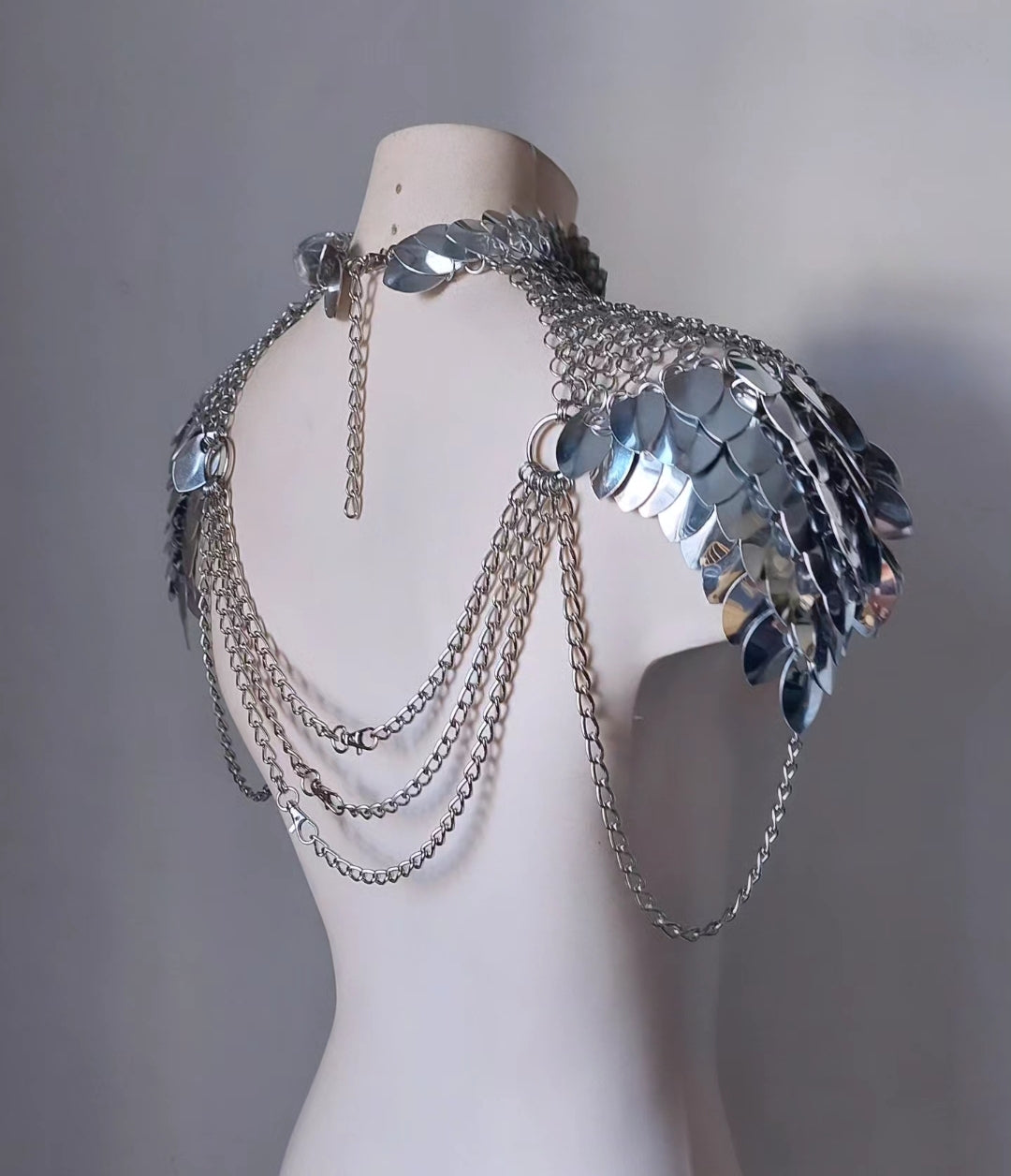 Suspiria Chainmail Caplet