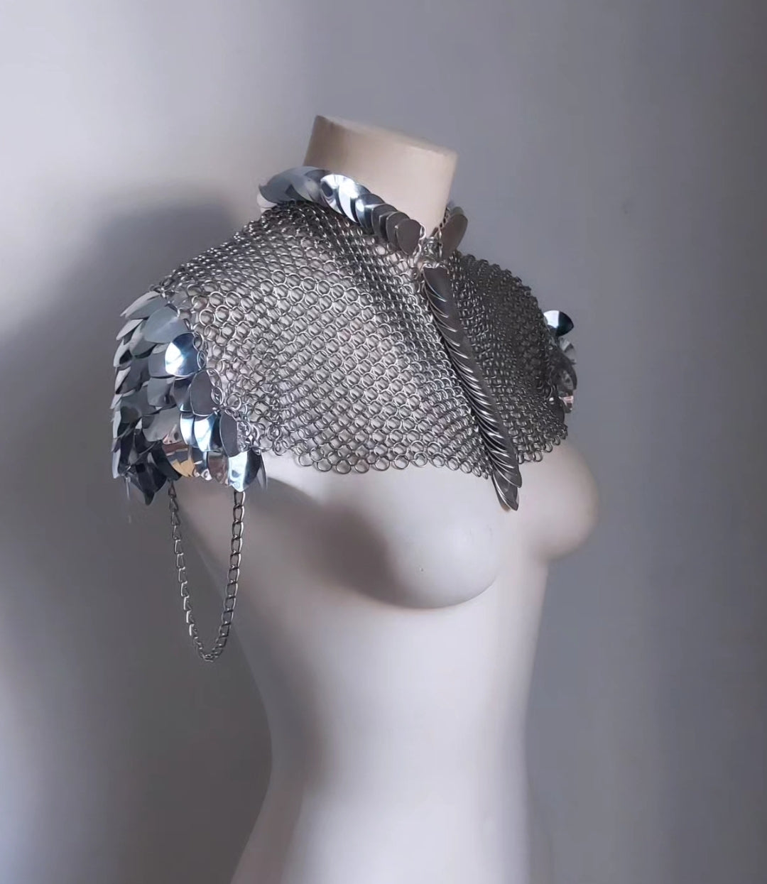 Suspiria Chainmail Caplet