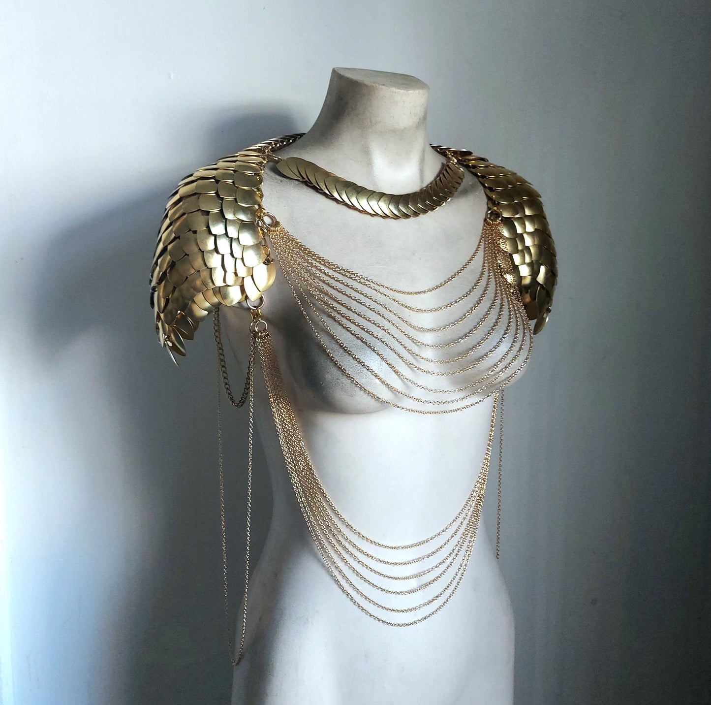 Brass Deluxe Shoulder Armor