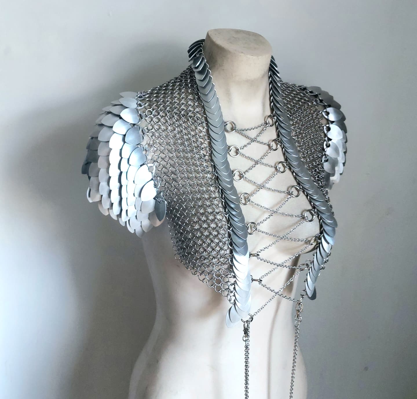 Corset Deluxe Shoulder Armor