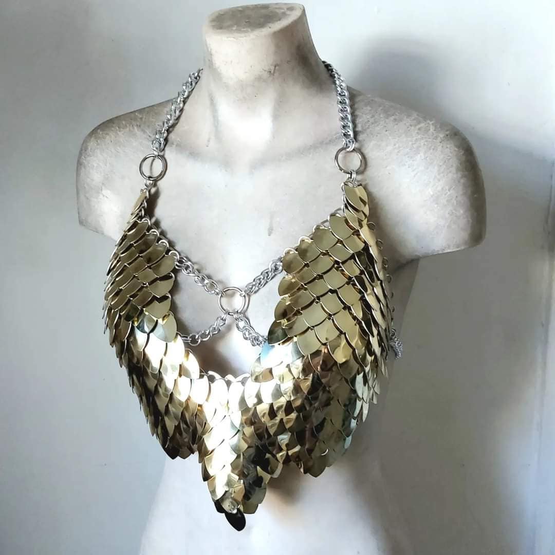 Warrior Queen Mirror Scalemail Halter Armour