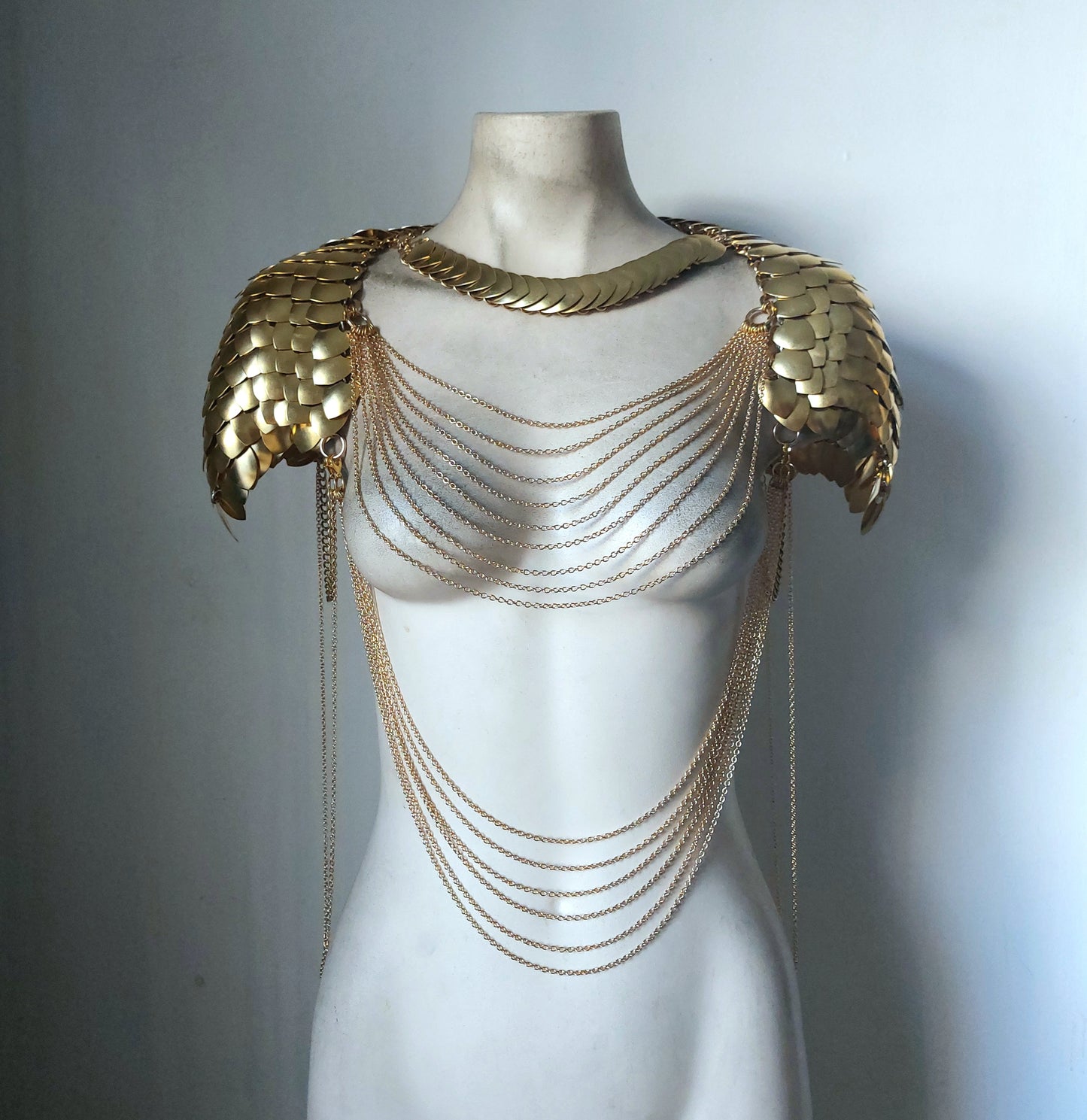 Brass Deluxe Shoulder Armor