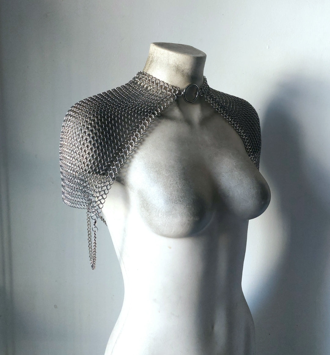 Micro Chainmail Shoulder Armor