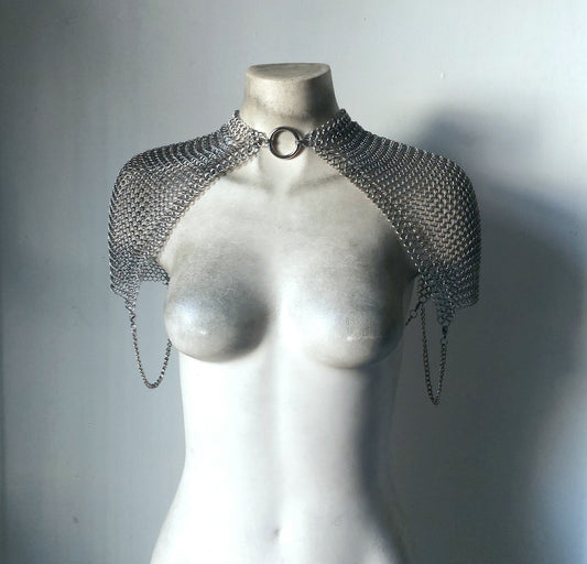 Micro Chainmail Shoulder Armor Sample