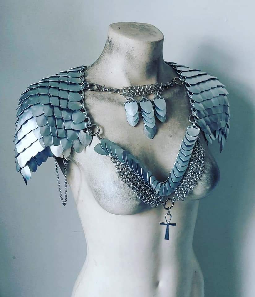 Juno Deluxe Shoulder Armor