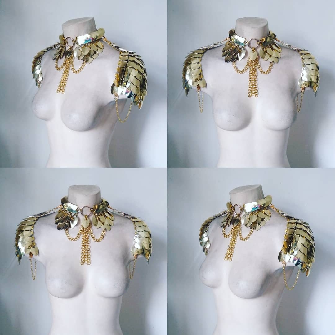 Gold Classic Scalemail Shoulder Armor
