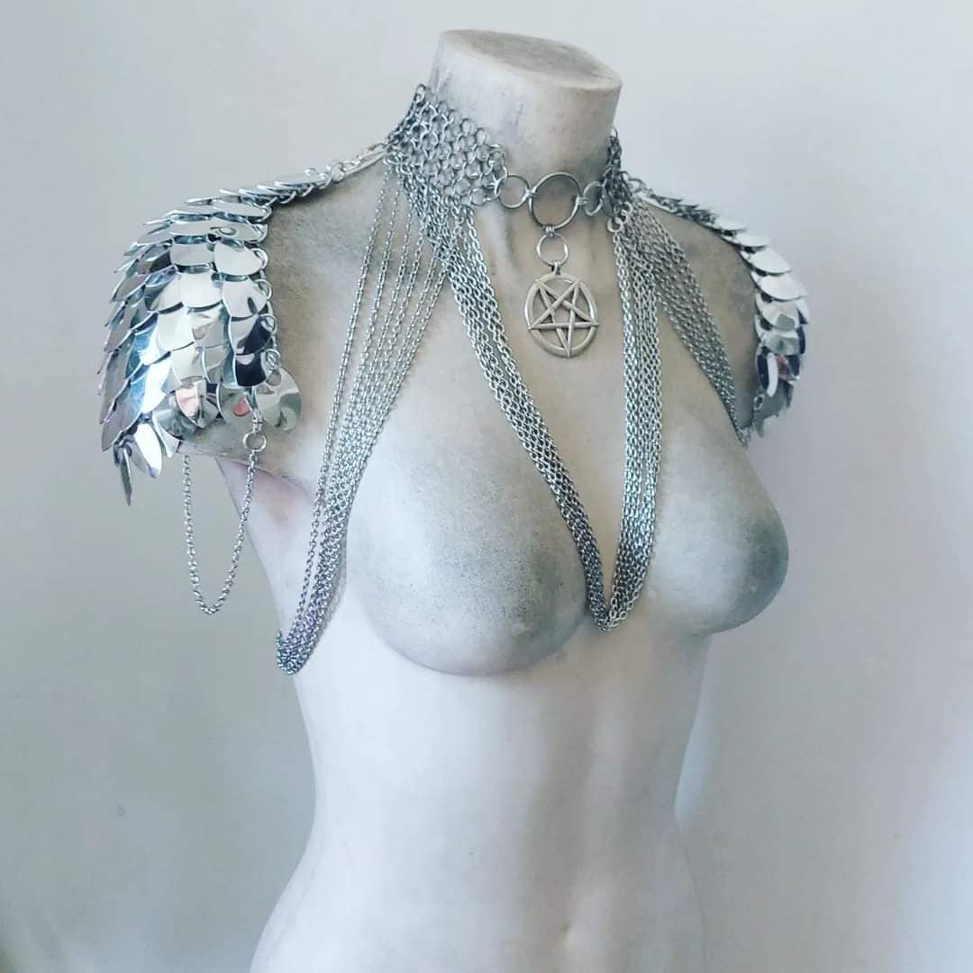 Saturn Pentagram Chain Harness