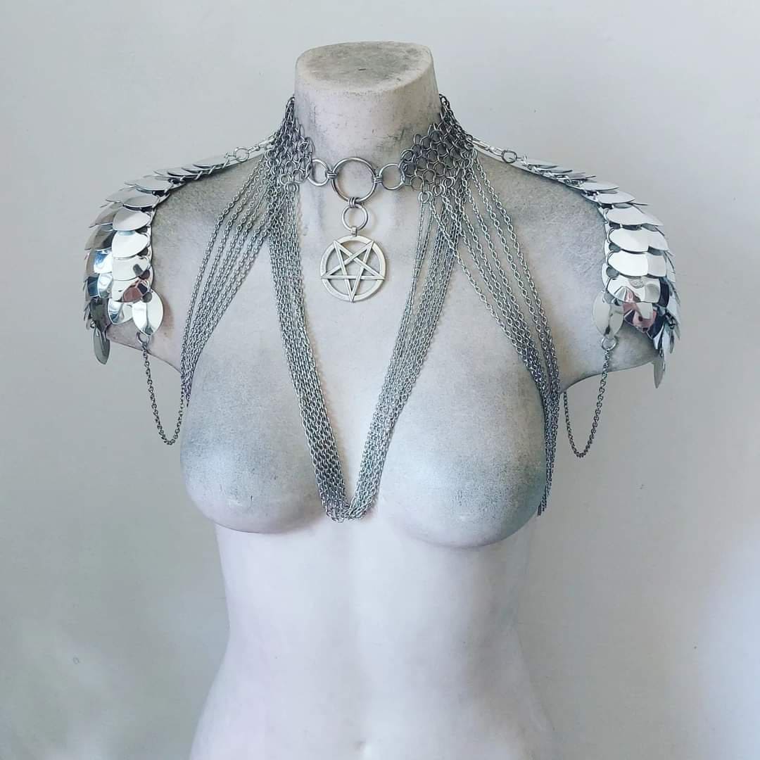 Saturn Pentagram Chain Harness