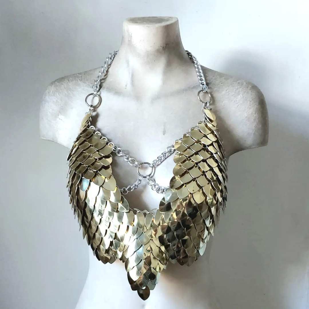 Warrior Queen Mirror Scalemail Halter Armour